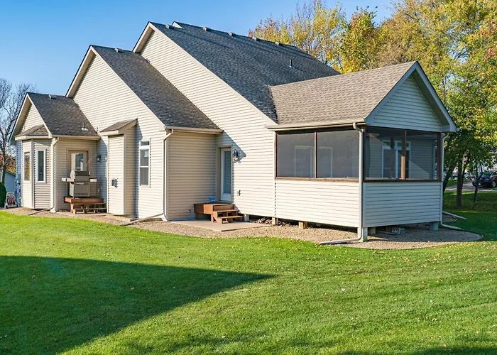Maple Grove Retreat 30 Days Minimum