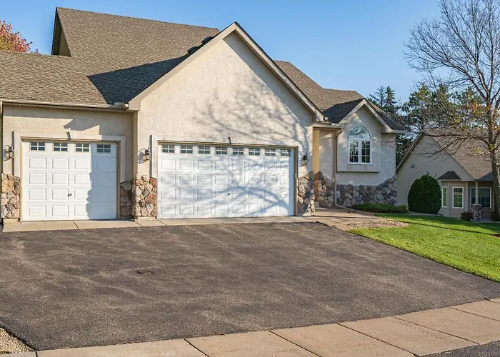 Maple Grove Retreat 30 Days Minimum
