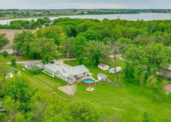 Lake Front Home With Pool And Stunning Views