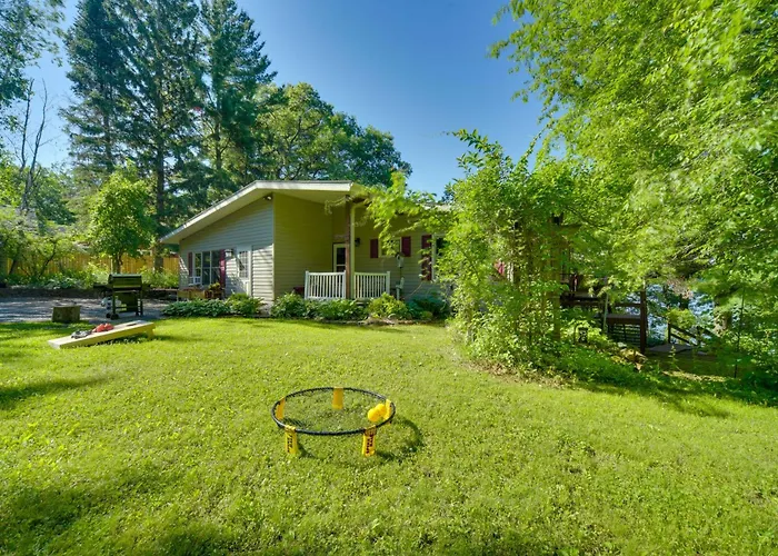 Lakefront Osceola Vacation Rental - Dogs Welcome!