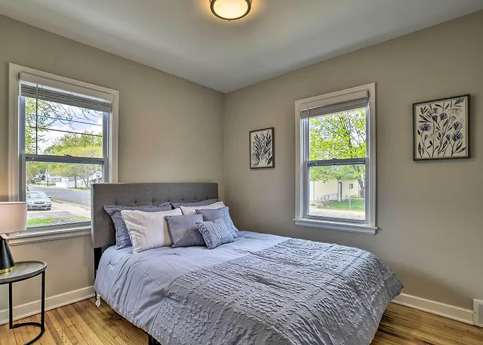 Mpls Duplex W/ Wifi & Kitchen: 5 Mi To Dtwn!